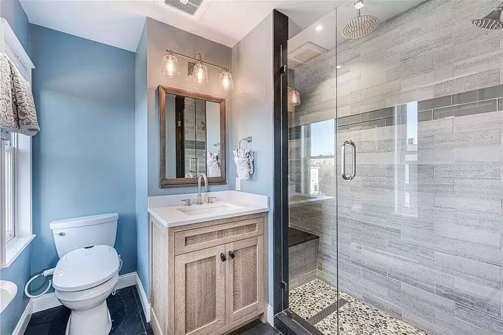 Photo of Bathroom in Fifth Ward