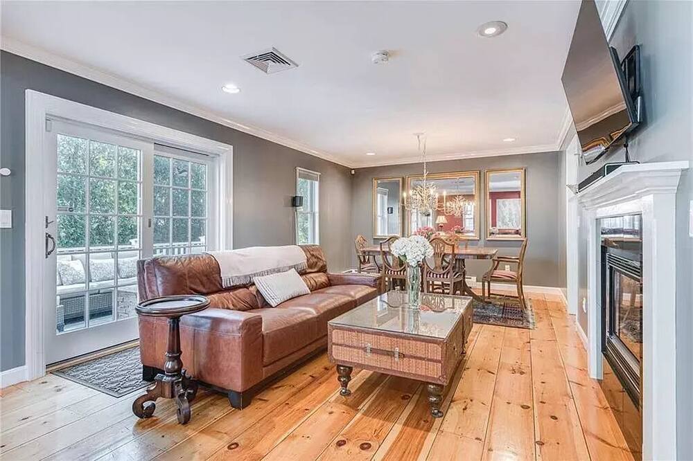 Photo of Livingroom in Fifth Ward