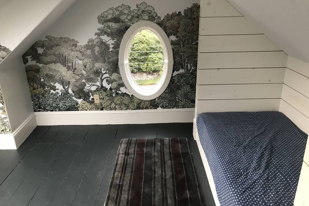 Photo of Bedroom in Rosemont