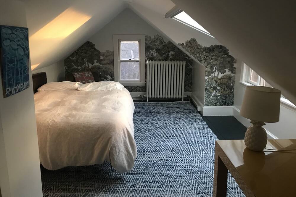 Photo of Bedroom in Rosemont