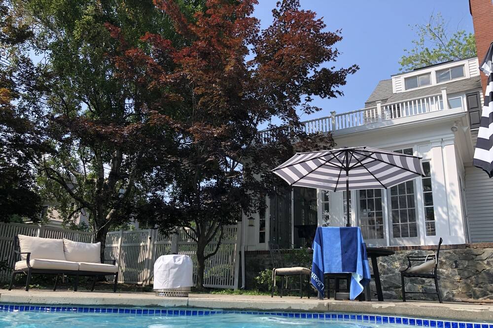 Photo of Outdoor in Rosemont