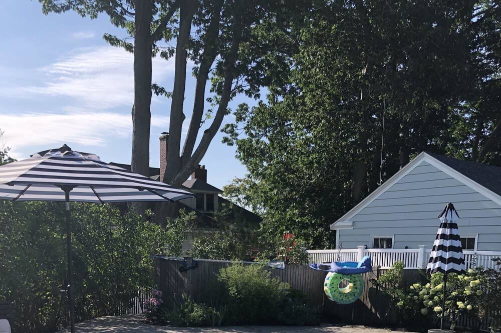 Photo of Outdoor in Rosemont