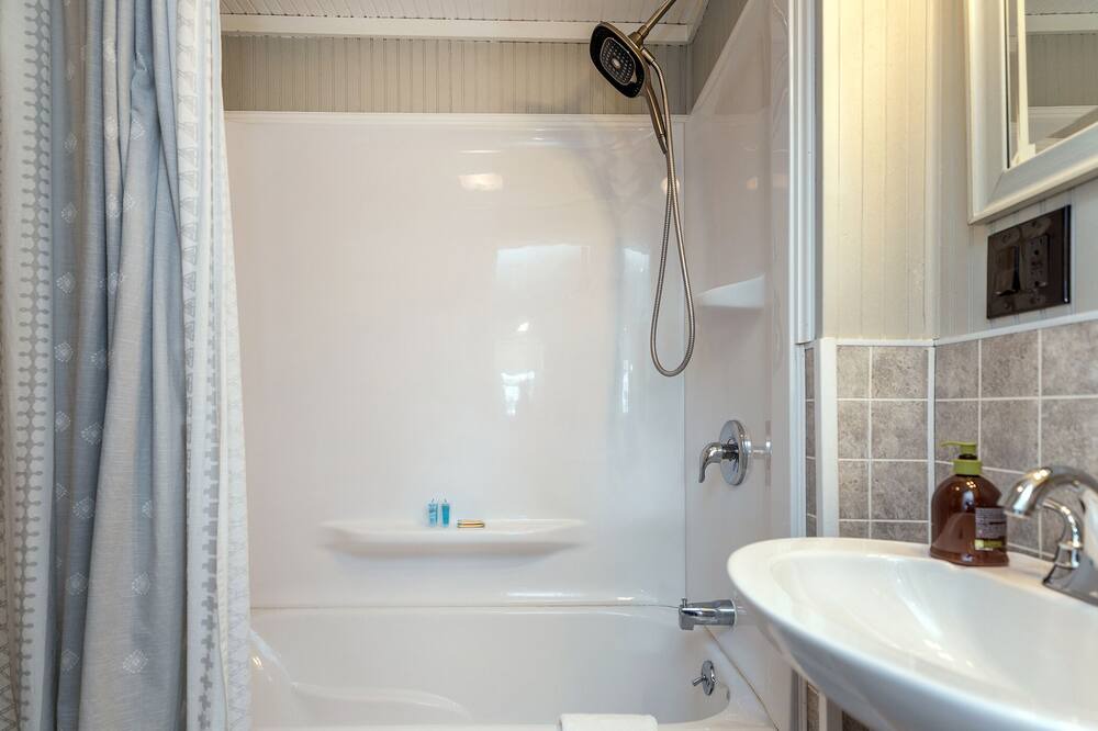 Photo of Bathroom in Lakeside