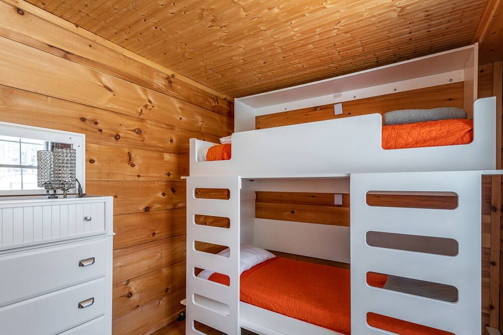 Photo of Bedroom in Lakeside