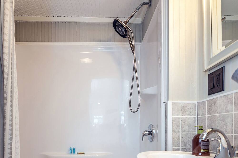 Photo of Bathroom in Lakeside