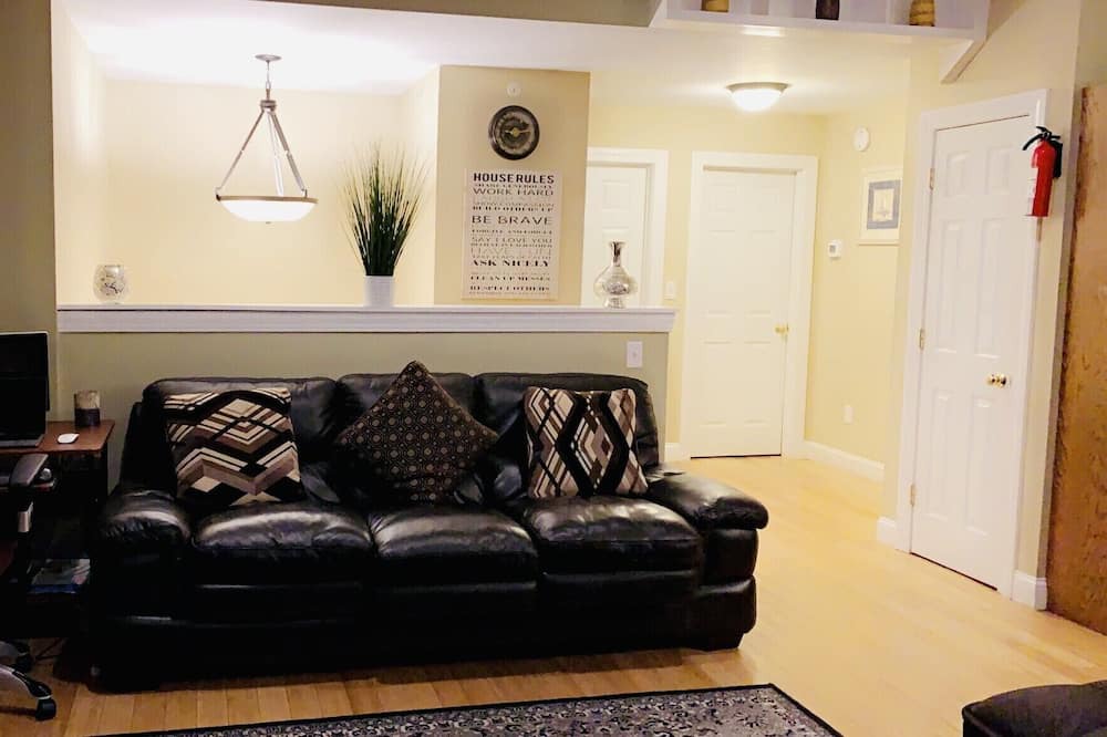 Photo of Livingroom in Westbrook