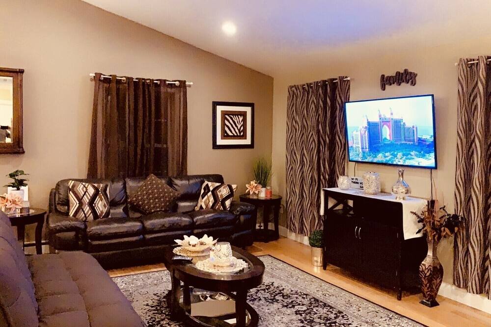 Photo of Livingroom in Westbrook