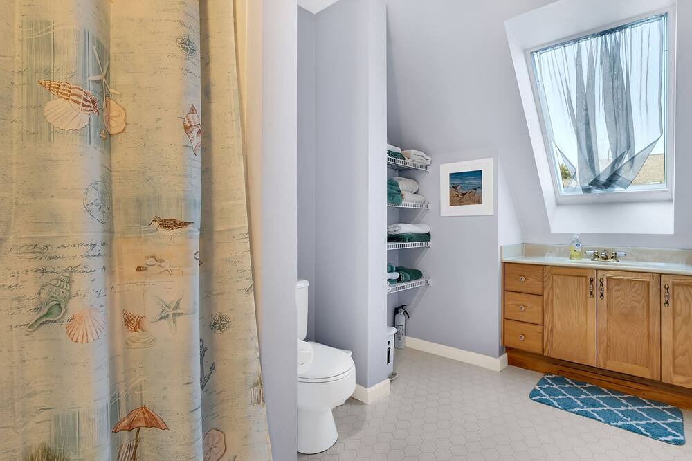 Photo of Bathroom in Ocean Park
