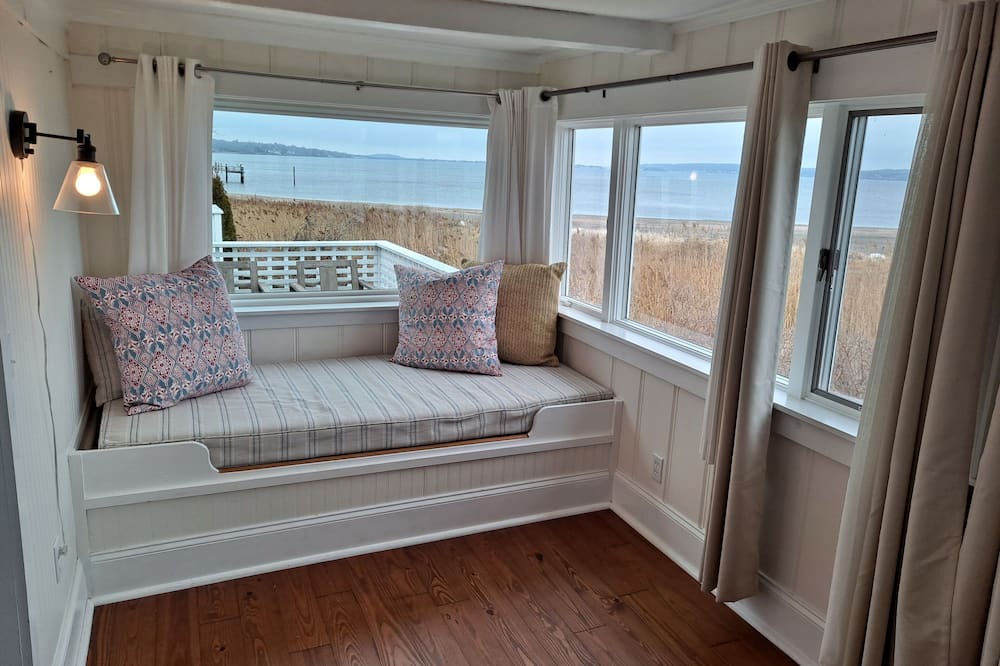 Photo of Livingroom in Portsmouth