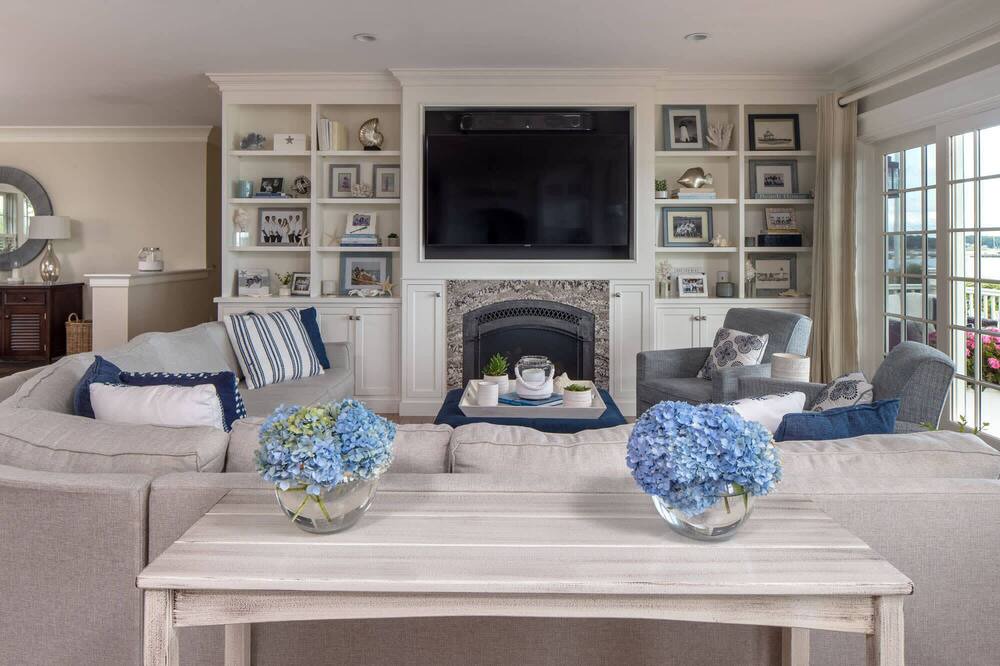 Photo of Livingroom in Mattapoisett Center