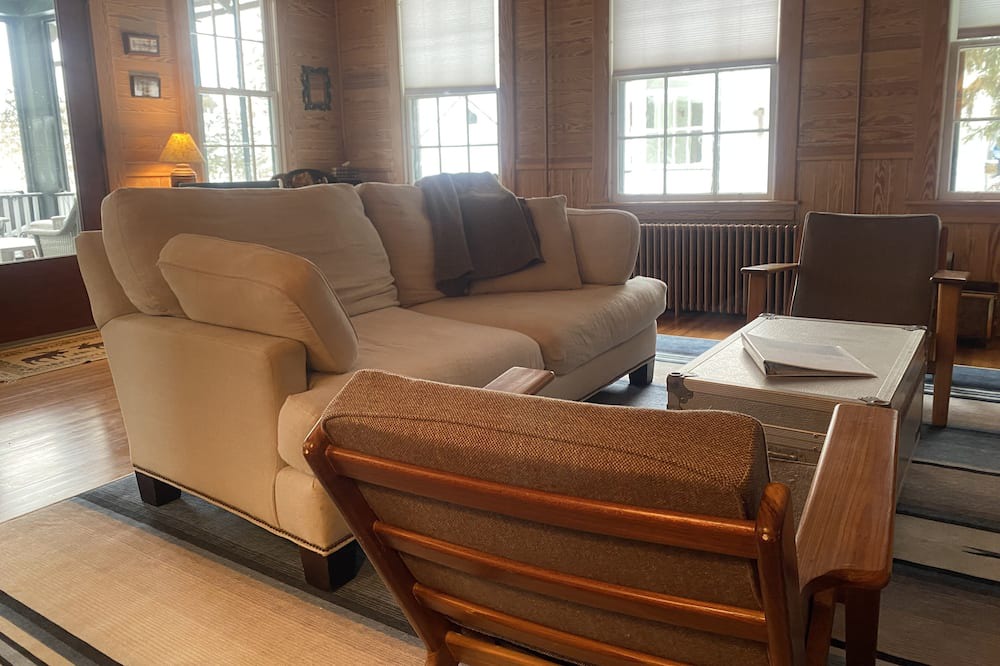 Photo of Livingroom in Saranac Lake