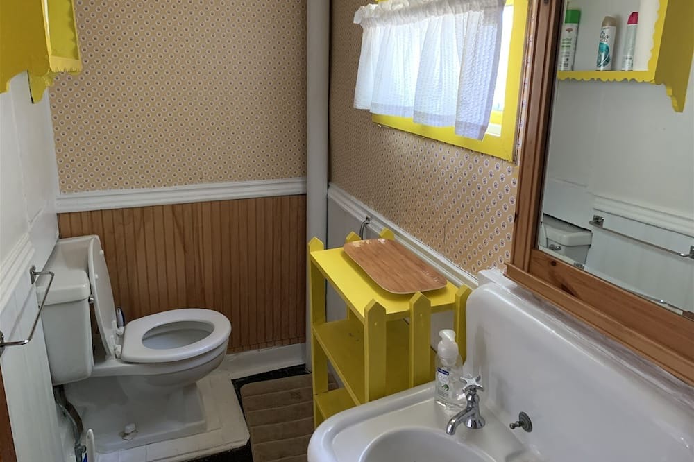 Photo of Bathroom in Old Orchard Beach