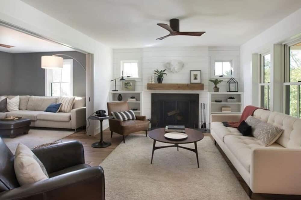 Photo of Livingroom in Sharon