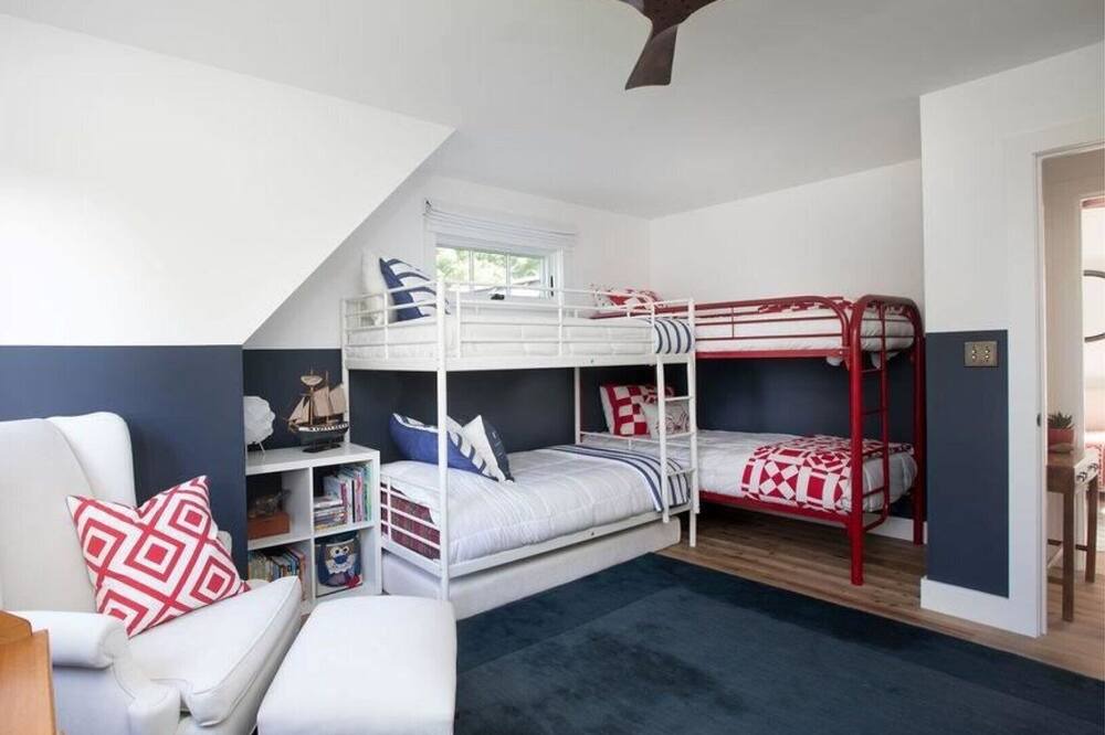 Photo of Bedroom in Sharon