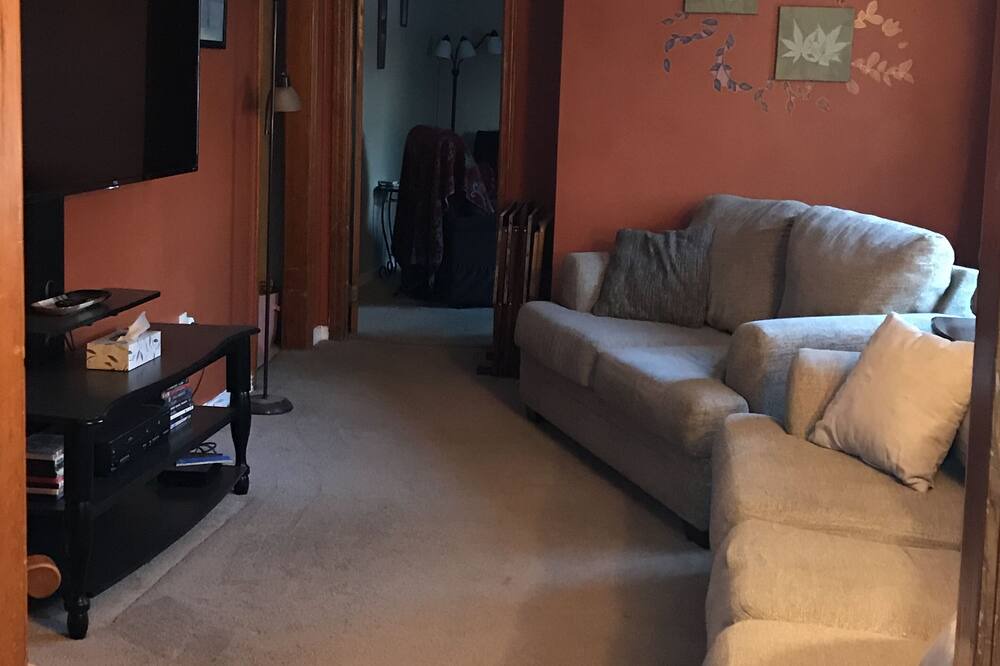 Photo of Livingroom in Pittsfield