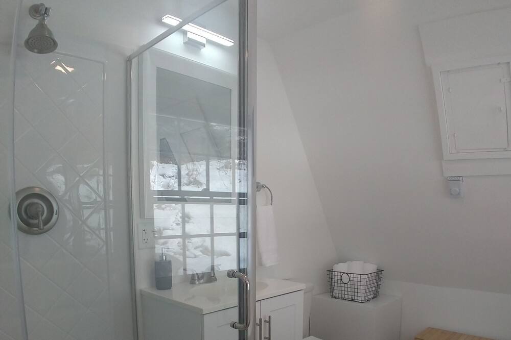 Photo of Bathroom in Sunapee