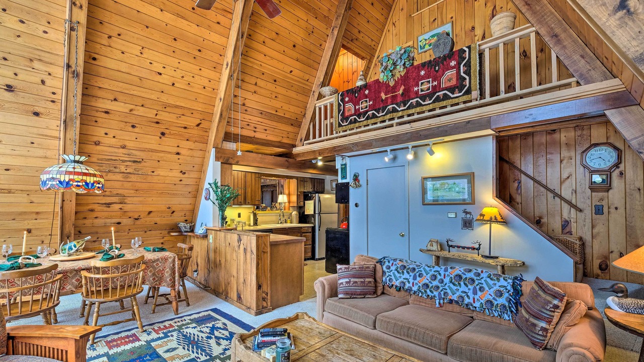 Photo of Livingroom in Bolton Landing