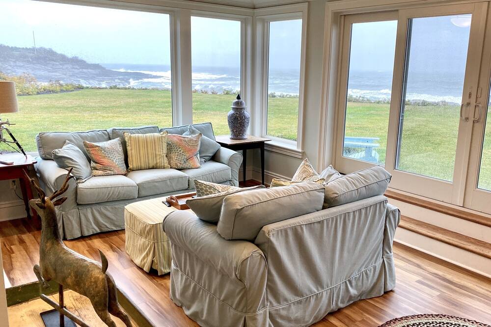Photo of Livingroom in Cape Elizabeth