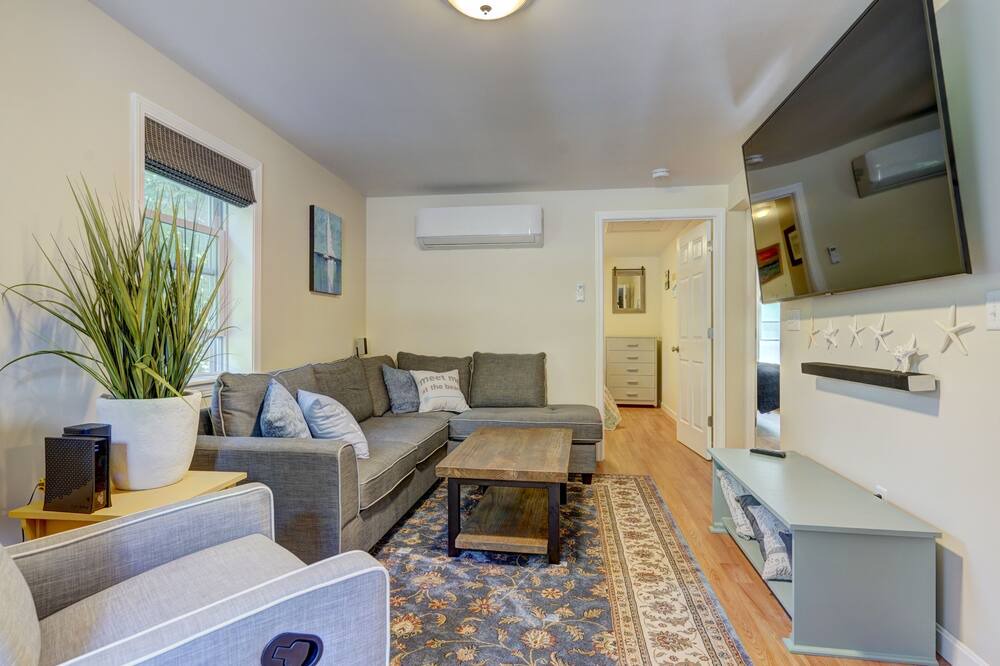 Photo of Livingroom in York Harbor