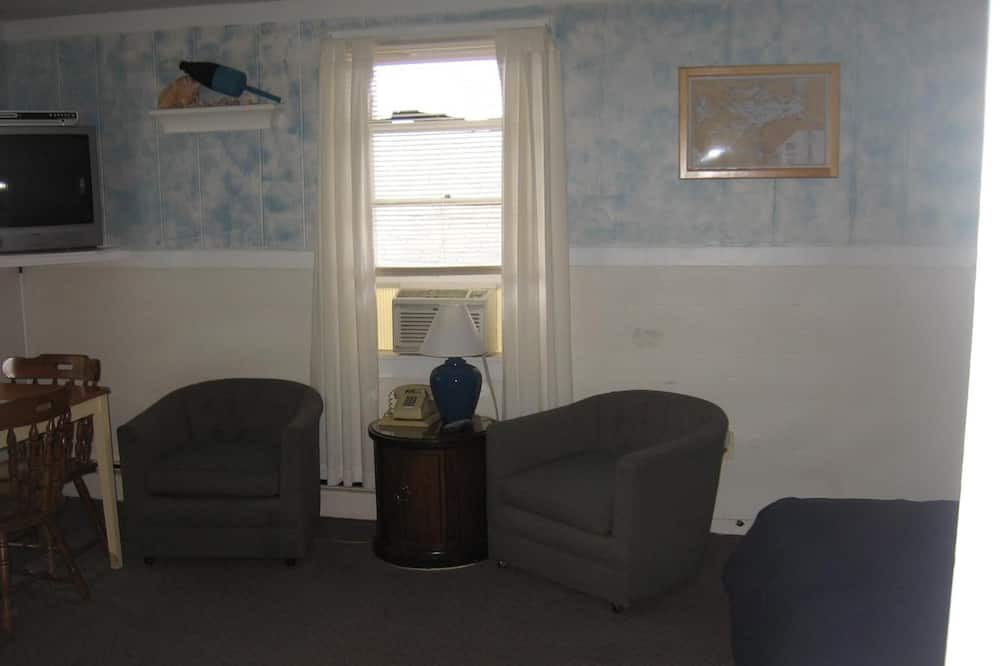 Photo of Livingroom in Weirs Beach