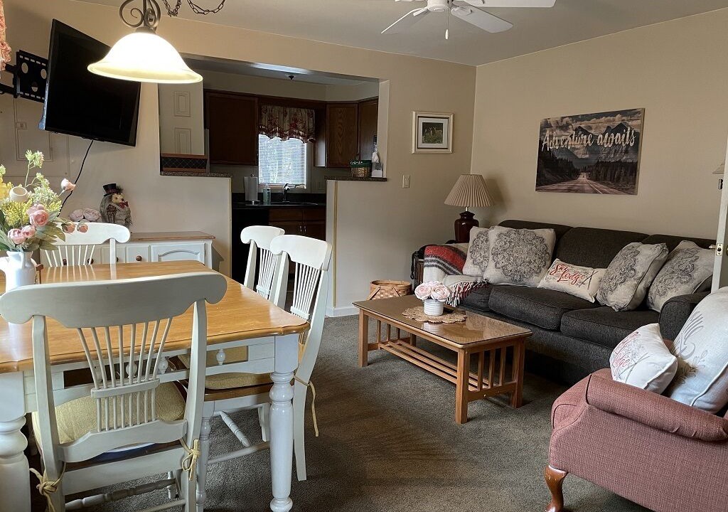 Photo of Livingroom in North Creek