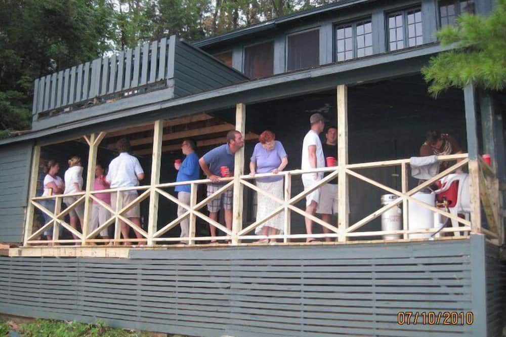 Photo of Outdoor in Harrisville