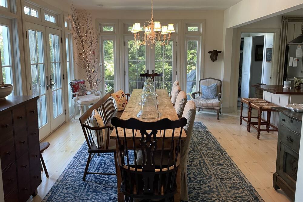 Photo of Livingroom in South Londonderry