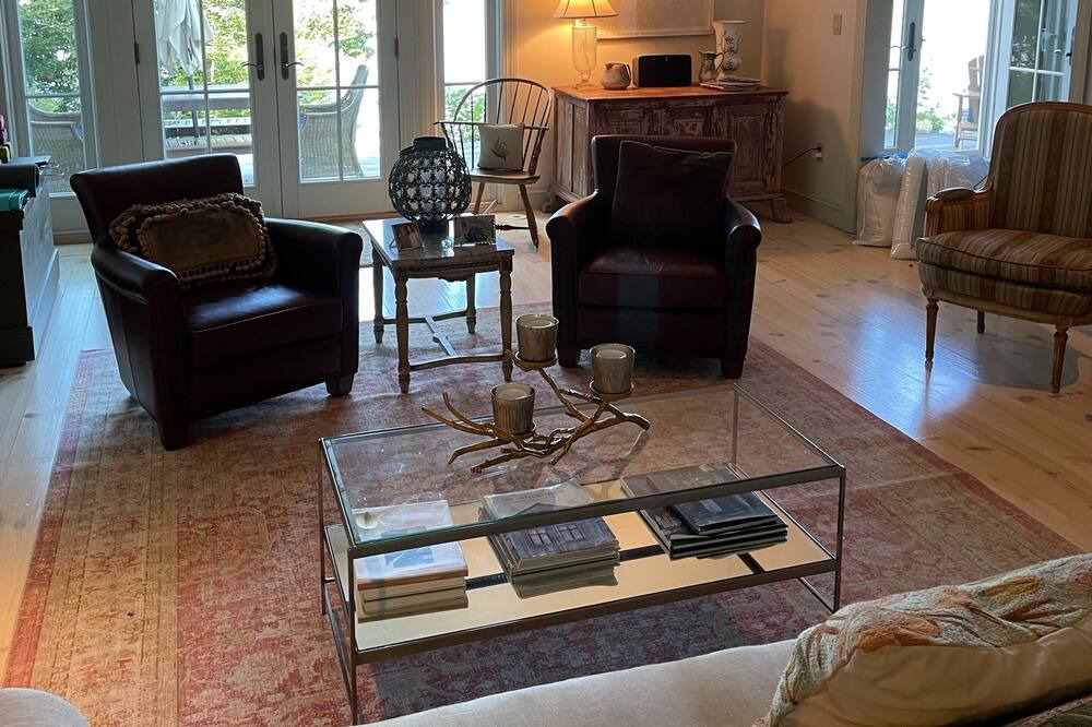 Photo of Livingroom in South Londonderry