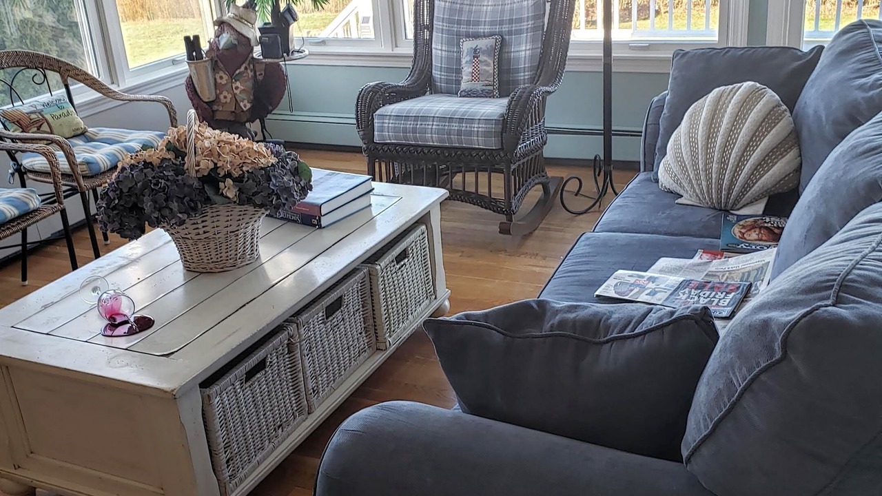Photo of Livingroom in Easton's Point