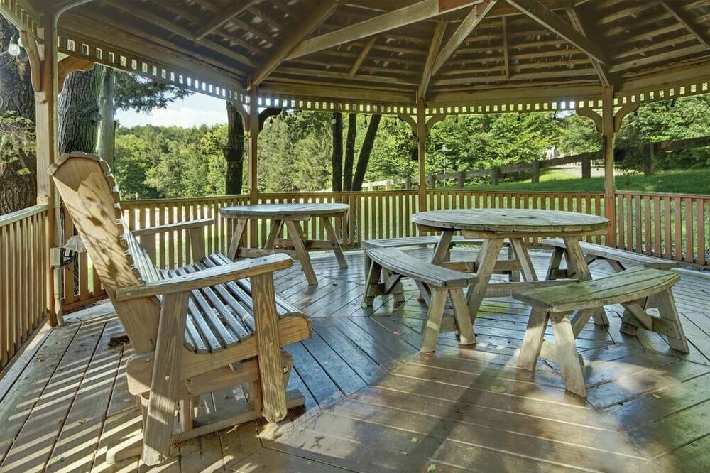 Photo of Patio Balcony in Hancock
