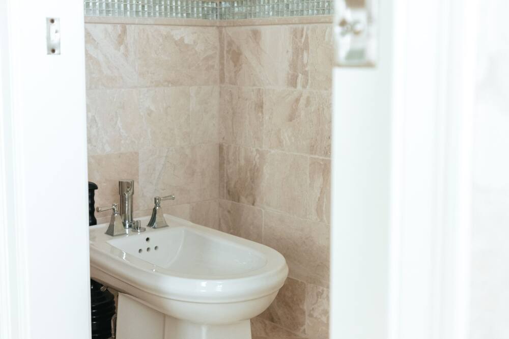 Photo of Bathroom in Easton's Point