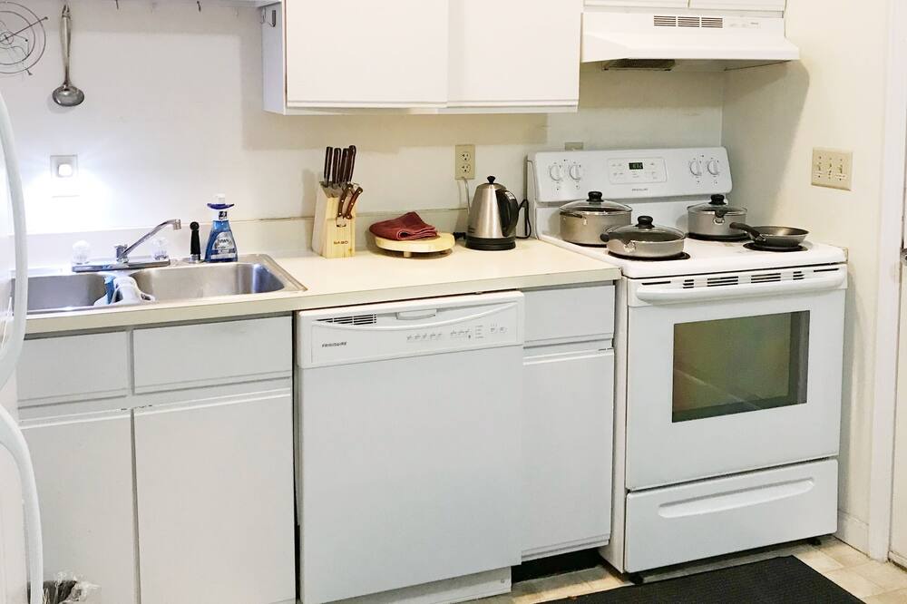 Photo of Kitchen in West Lebanon