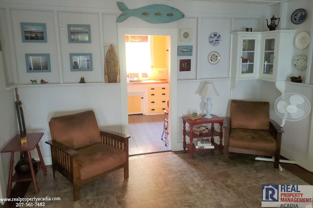 Photo of Livingroom in Ellsworth