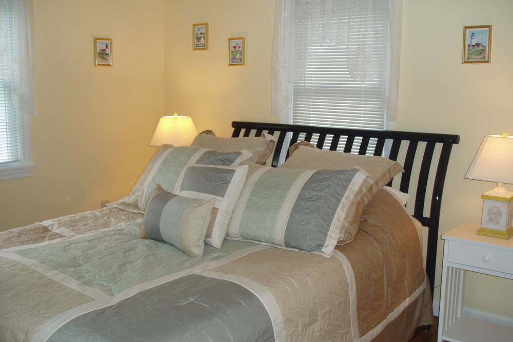 Photo of Bedroom in West Yarmouth