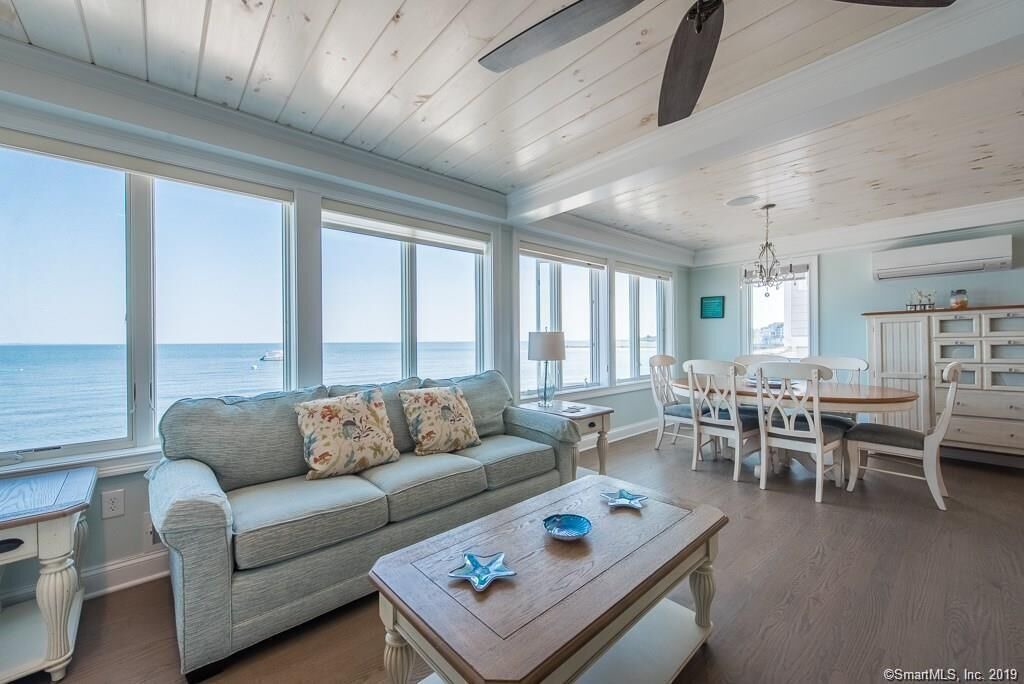 Photo of Livingroom in Niantic