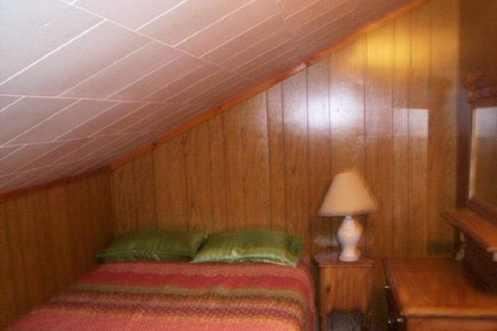 Photo of Bedroom in Huletts Landing