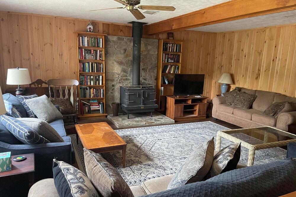 Photo of Livingroom in Huletts Landing