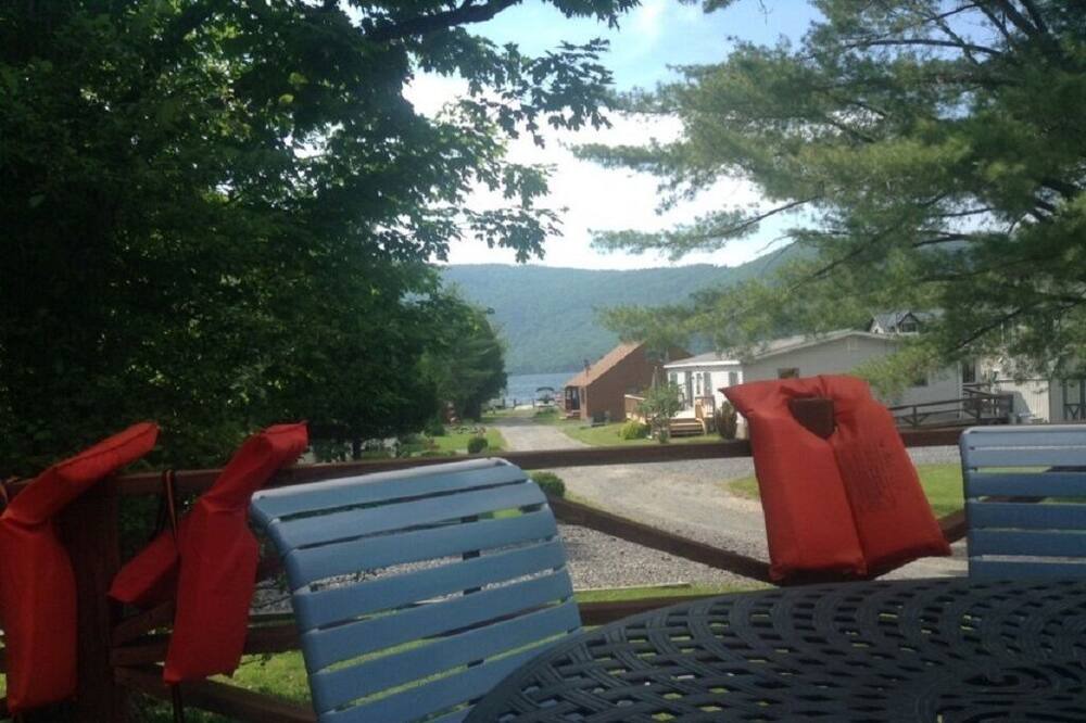 Photo of Patio Balcony in Huletts Landing
