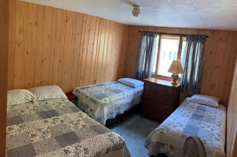 Photo of Bedroom in Huletts Landing