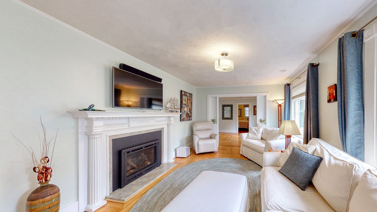 Photo of Livingroom in Hulls Cove