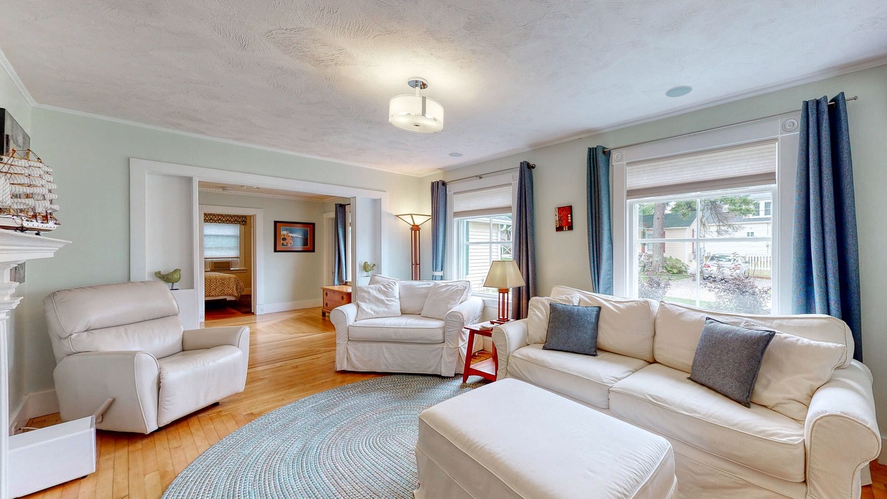 Photo of Livingroom in Hulls Cove