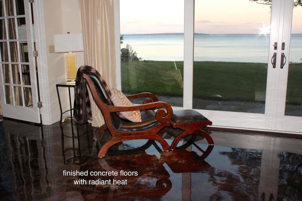 Photo of Patio Balcony in Northport