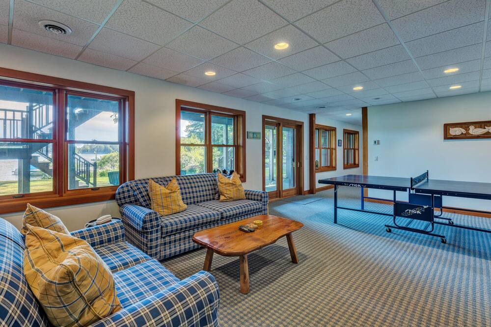 Photo of Livingroom in Sunapee