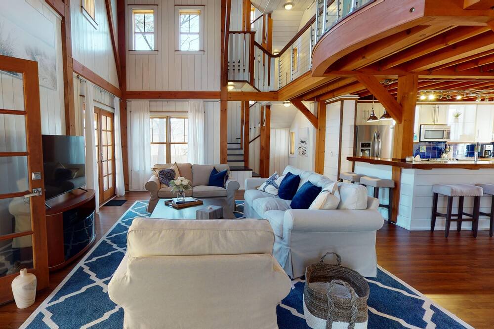 Photo of Livingroom in Town Landing