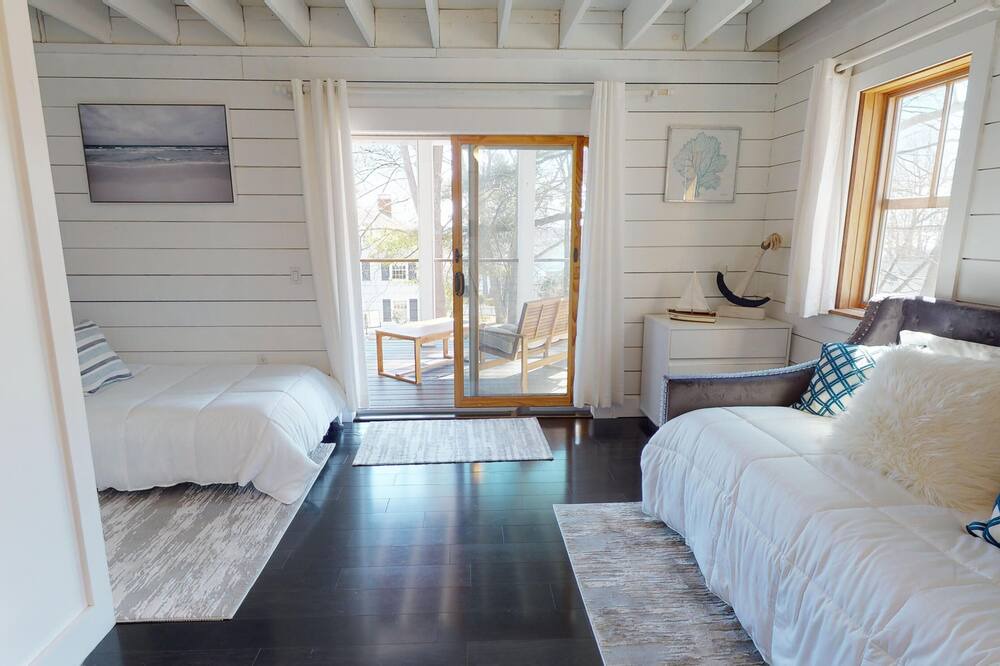 Photo of Livingroom in Town Landing
