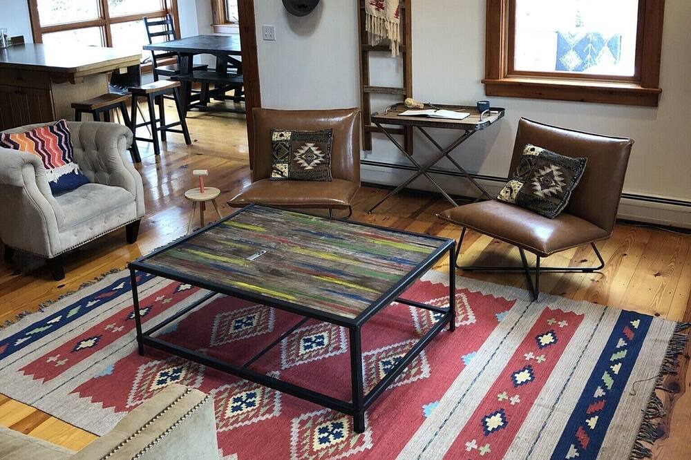 Photo of Livingroom in Red Hook