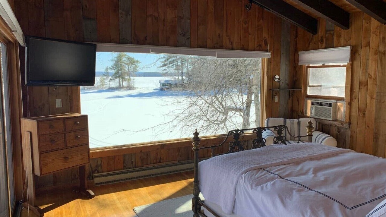Photo of Bedroom in Moultonborough