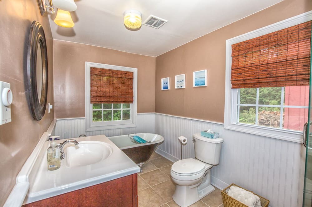 Photo of Bathroom in Tolland