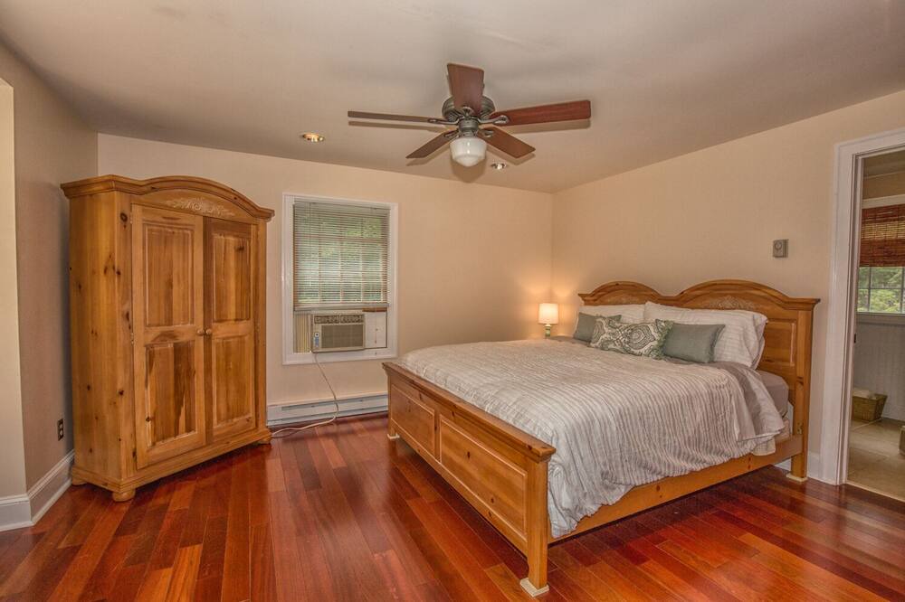 Photo of Bedroom in Tolland