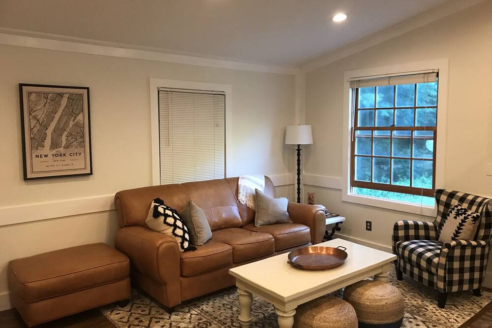 Photo of Livingroom in Tolland